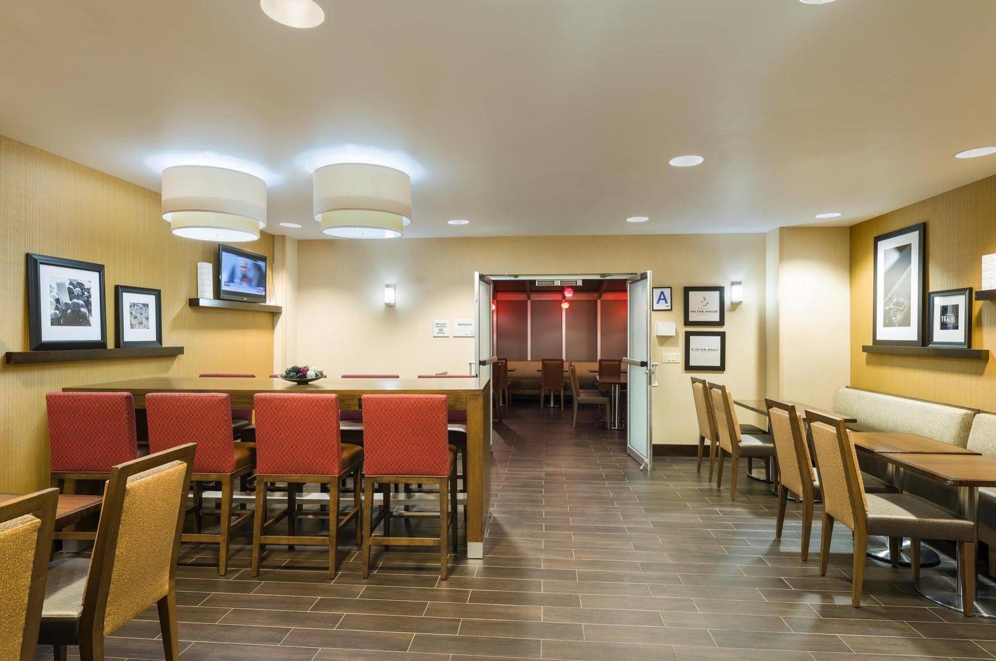 Hampton Inn Manhattan - Times Square South New York Eksteriør billede