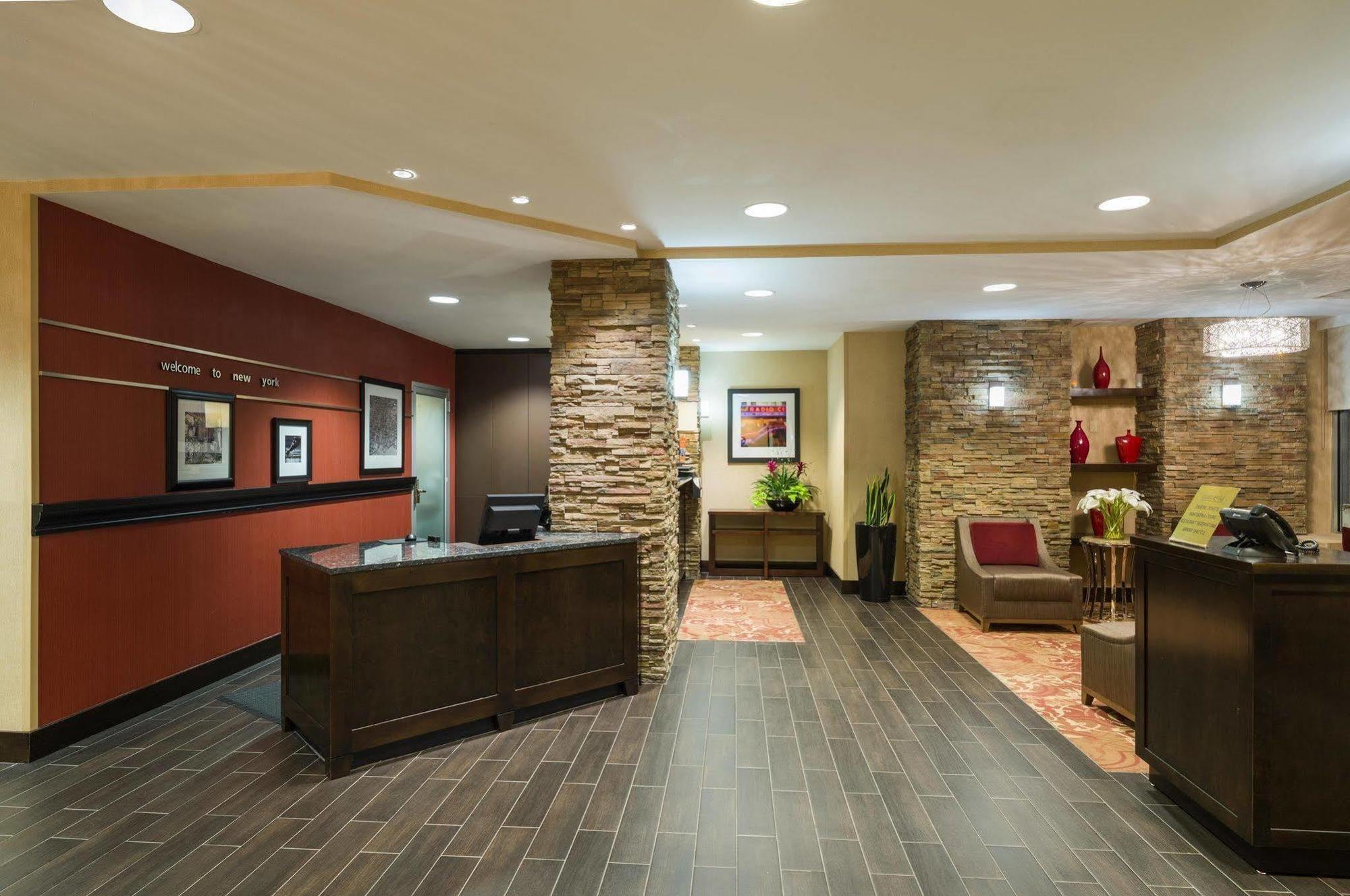 Hampton Inn Manhattan - Times Square South New York Eksteriør billede